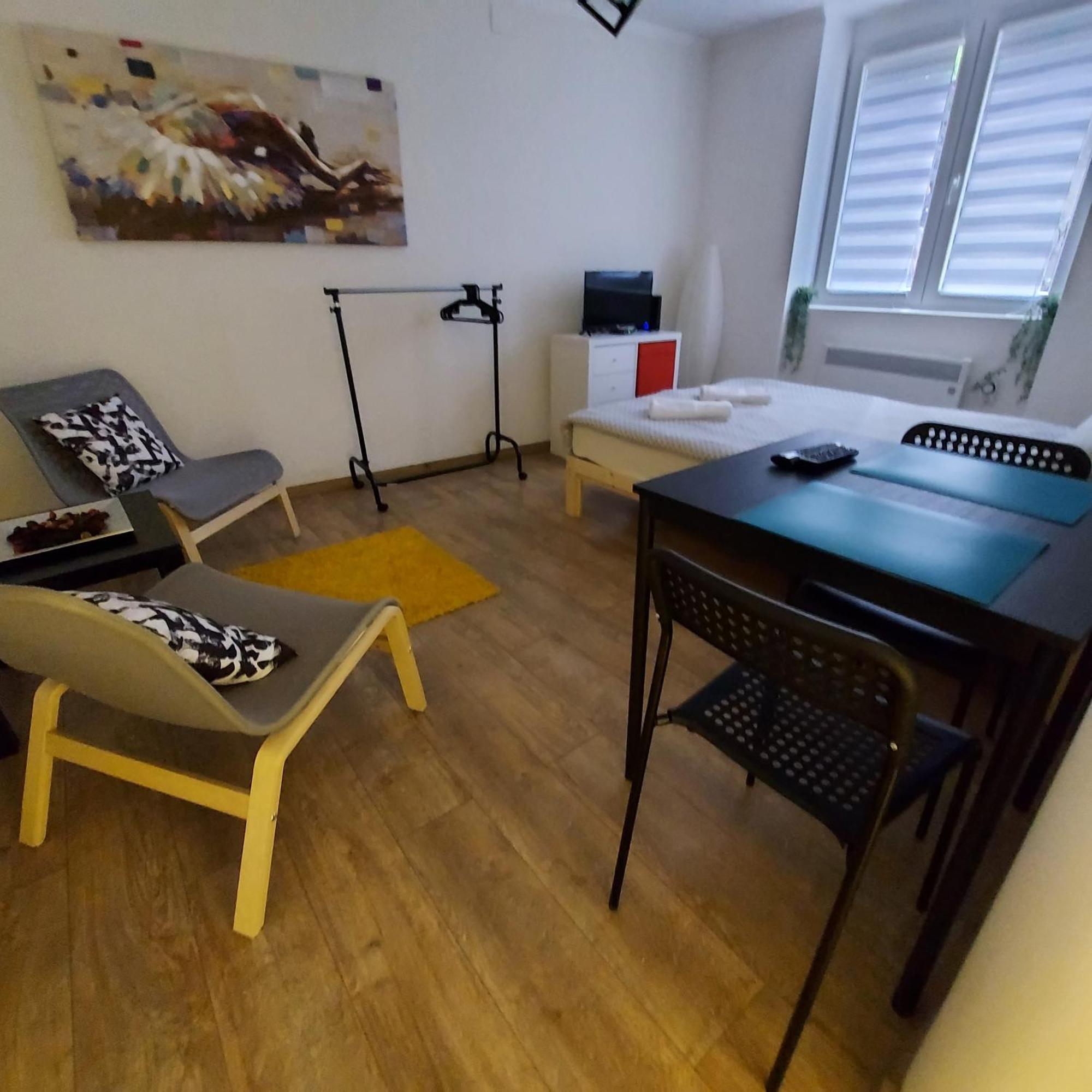 Lotta Apartment Beograd Rom bilde